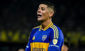 Cựu sao MU phải đổi tên trên áo đấu tại CLB mới