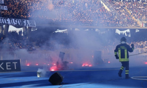 Lecce phạt nặng CĐV Napoli, cấm 10 năm vì gây rối