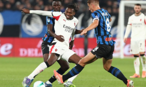 Allegri trấn an người hâm mộ về chấn thương của Leao và Gimenez