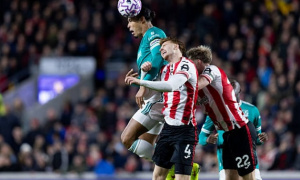 Bóng dài trở thành khắc tinh mới của Liverpool tại Ngoại hạng Anh