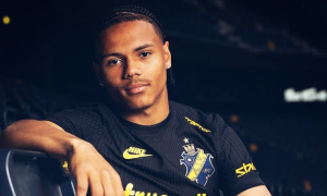 Man Utd đàm phán chiêu mộ 'thần đồng' 16 tuổi Kevin Filling