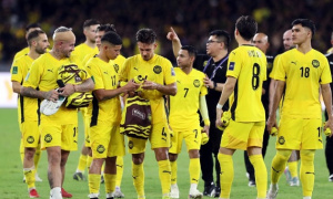 Malaysia được chuyên gia khuyên dừng lại và chấp nhận án phạt từ FIFA