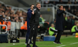 Eddie Howe đưa Newcastle thành vua Carabao Cup