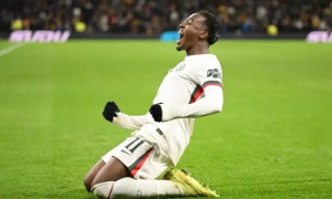 Gittens đẳng cấp, nhưng không thể che mờ nỗi lo hàng thủ Chelsea