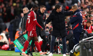 Amara Nallo nhận thẻ đỏ thứ hai chỉ sau hai trận cho Liverpool