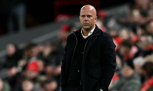 Liverpool thua sốc, Slot khẳng định mình không sai khi thay 10 vị trí