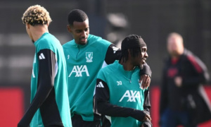 Liverpool thiệt quân: Frimpong nghỉ 6 tuần vì chấn thương