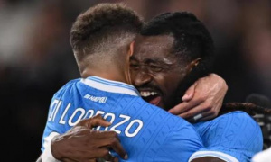 Soi trận Napoli vs Como: Conte 'mở khóa' chuỗi bất bại của Fabregas