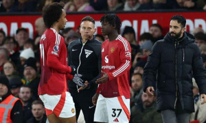 Áp lực World Cup, HLV Amorim chuẩn bị cho kịch bản mất cầu thủ