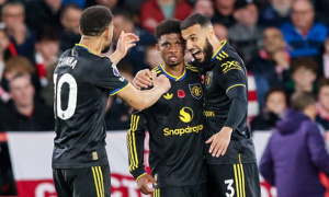 Mặt sáng và tối của Man Utd trước Nottingham Forest