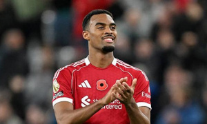 Liverpool thắng trận, Arne Slot cập nhật chấn thương của Gravenberch