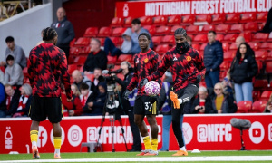 Bị HLV Amorim 'bất tín nhiệm', Mainoo và Zirkzee tính đường rời đi