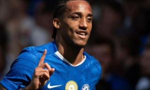 Giải cơn khát bàn thắng, Pedro hứa mời Caicedo đi ăn tối