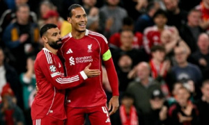 Van Dijk đáp trả Rooney vì nhận xét Liverpool thiếu thủ lĩnh
