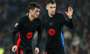 Pedri vắng mặt, Casado sát cánh cùng De Jong trước Elche