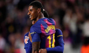 Thắng Elche, Hansi Flick khen ngợi đẳng cấp của Rashford và De Jong