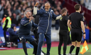 West Ham thoát chuỗi tệ hại ở London Stadium nhưng CĐV vẫn nổi giận