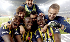 DNA Fenerbahce: Ngọn hải đăng rực cháy bên kia bờ Istanbul