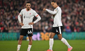 Van Dijk cảnh báo Alexander-Arnold sẽ gặp nhiều khó khăn ở Anfield