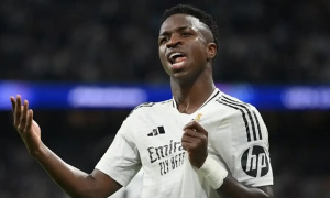 Vinicius đe dọa cánh phải mong manh của Liverpool