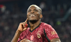 Osimhen lập hat-trick hạ Ajax, vượt Mbappe và Haaland ở Champions League