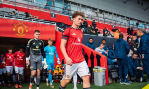 Jacob Devaney cho thấy tiềm năng thay thế Manuel Ugarte tại Man United