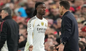 Thất bại tại Anfield phơi bày giới hạn của Xabi Alonso