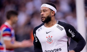 Depay bị Corinthians yêu cầu rời khách sạn giá 35 nghìn bảng mỗi tháng