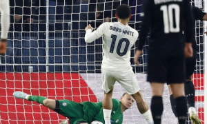 Gibbs-White sút hỏng 11m, Nottingham đứt mạch thắng ở Europa League