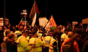 Cảnh sát Anh bắt 6 người vì bạo động ngoài sân Aston Villa