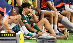 Bùi Tiến Dũng phẫu thuật đứt dây chằng, nguy cơ nghỉ hết mùa