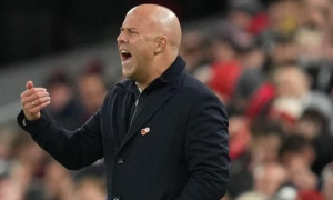 Liverpool đón Alexander Isak trở lại trước đại chiến Man City