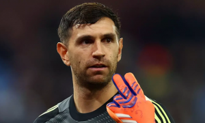 Emi Martinez lên tiếng sau khi bị tước băng đội phó Aston Villa