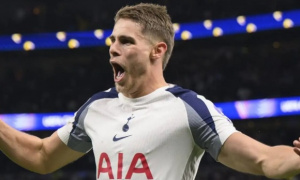 Tottenham tiến gần thỏa thuận giữ chân Van de Ven