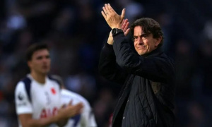 Thomas Frank chỉ ra điểm yếu phòng ngự khiến Tottenham đánh rơi chiến thắng