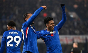 Chelsea thắng dễ Wolves, Joao Pedro ca ngợi Estevao