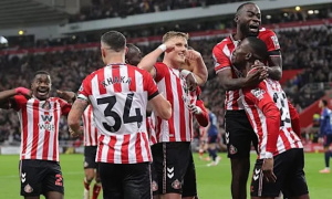 Sunderland chặn đứng chuỗi thắng của Arsenal bằng chiến thuật độc lạ