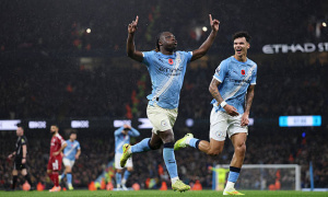 Jeremy Doku khiến Etihad bùng nổ