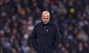 Liverpool thua đậm, Arne Slot nhận lỗi chiến thuật