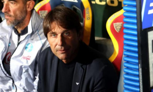 Roberto Sosa: Nhìn Napoli đá là biết họ muốn tống khứ Conte