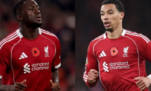 Konate tiết lộ cách 'gây khó dễ' để Ekitike tiến bộ hơn