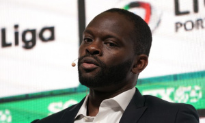 Louis Saha cảnh báo Man Utd về thương vụ 'cực kỳ nguy hiểm'