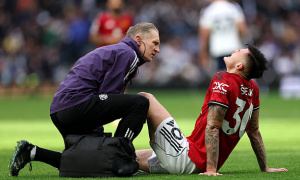 Sesko chấn thương, Fabrizio Romano xác nhận khả năng MU gọi lại Hojlund