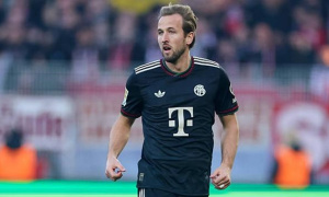 Barcelona bác tin chiêu mộ Kane thay Lewandowski