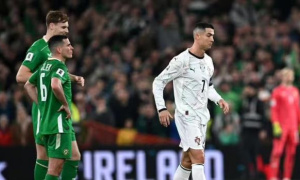 Ronaldo nhận thẻ đỏ, Bồ Đào Nha gục ngã trước Cộng hòa Ireland