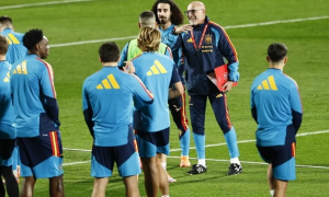 Buổi tập mở náo nhiệt, vụ Lamine Yamal vẫn gây tranh cãi