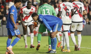 Cuộc khủng hoảng thầm lặng ở hàng tiền vệ Real Madrid