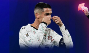 Cristiano Ronaldo rời tuyển Bồ Đào Nha sau thẻ đỏ gây tranh cãi