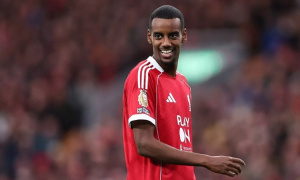 Amanda Staveley vẫn 'yêu' Alexander Isak dù tiền đạo sang Liverpool