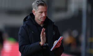 Cựu HLV Man United, Dave Hughes bị Newport County chấm dứt hợp đồng